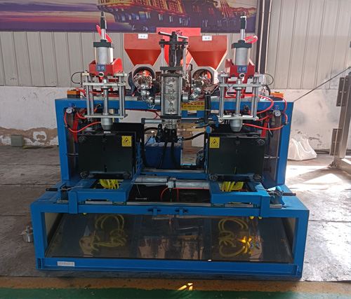 35、半自動55型高阻隔吹塑機(jī)1.jpg